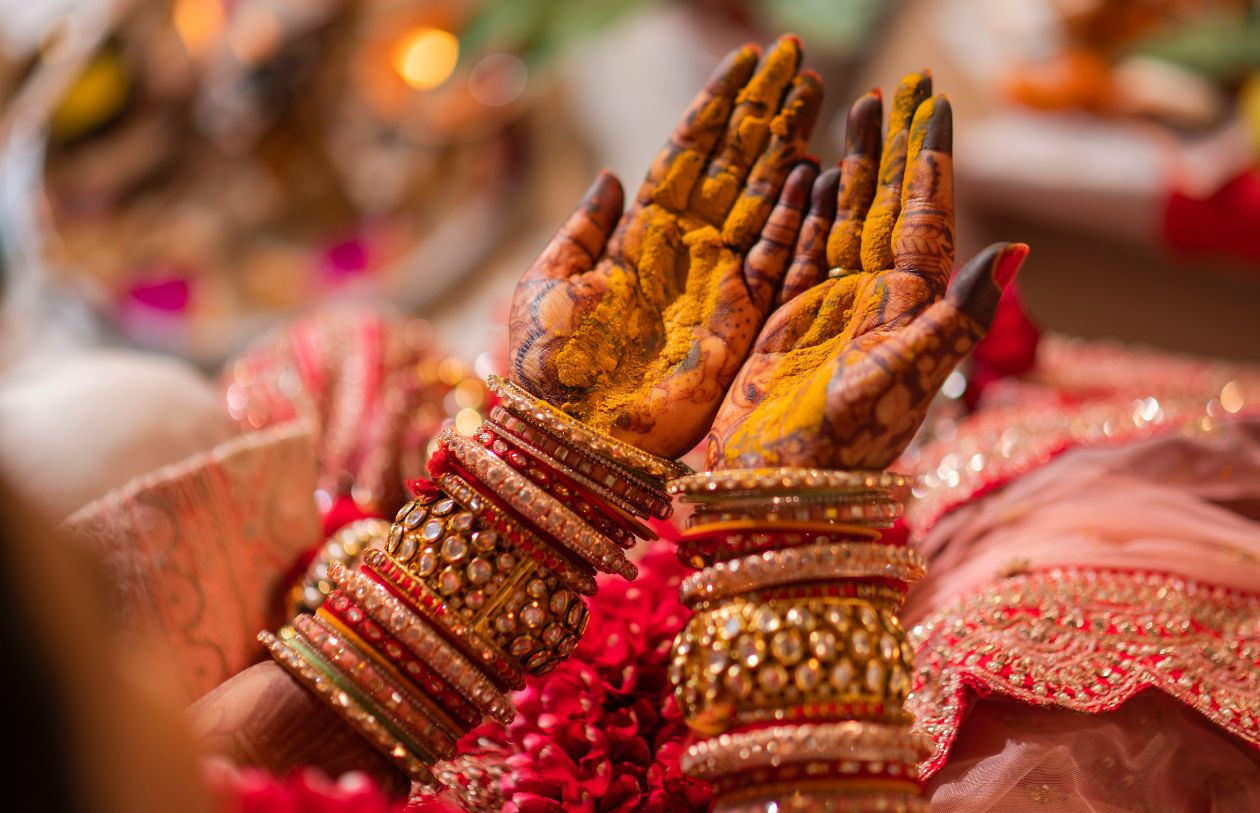 turmeric filled beautiful indian  bride in seattle, photography captured by culture clicks photography in seattle wedding photographer